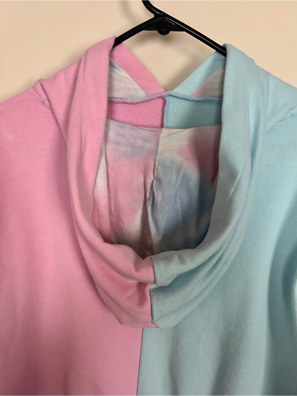 Loungefly & Disney Sleeping Beauty Dual-Tone Hoodie - Light Blue & Pink - Picture 9 of 10